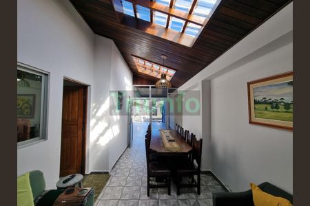 6_photo/94dce1c8b1.ec7180ed9404f823-ATLAS-adcfcb02-ebd4-43d7-bd3b-976f18691a89.jpg de casa à venda com 3 quartos, 212m² em São Braz, Curitiba