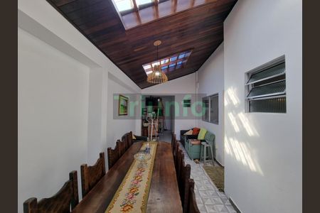 6_photo/94dce1c8b1.ec7180ed9404f823-ATLAS-fcd9f4d3-b24b-4e0c-8876-d523a7e4b7c0.jpg de casa à venda com 3 quartos, 212m² em São Braz, Curitiba