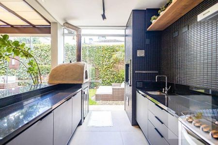 28_photo/94dce1c929.3dd3773e8f357d1e-ATLAS-eafe3d3f-e7f7-4a09-8ff7-7a31298fdeff.jpg de casa à venda com 4 quartos, 305m² em Santa Felicidade, Curitiba