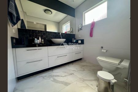 39_photo/94dce1c9c3.efc8335eb49360c6-ATLAS-52bd3ef9-a6ca-45f3-b314-436626b17a92.jpg de casa à venda com 4 quartos, 259m² em São Braz, Curitiba