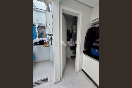 20_photo/94dce1c9c3.efc8335eb49360c6-ATLAS-8c944c1e-ebbd-4ef1-87cd-e5742a178e1c.jpg de casa à venda com 4 quartos, 259m² em São Braz, Curitiba