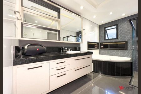 3_photo/94dce1cb91.e118a429153cb716-ATLAS-07499f24-e05b-4a7e-bbfc-ca4ed767b6ba.jpg de casa à venda com 4 quartos, 695m² em Butiatuvinha, Curitiba