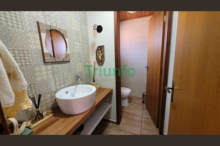 8_photo/94dce1cc2f.93b8fa184532727f-ATLAS-bb0cc476-4a81-40c8-8c66-b4cad2da7b10.jpg de casa à venda com 3 quartos, 210m² em Butiatuvinha, Curitiba