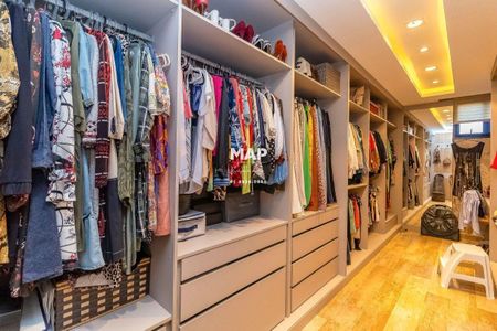 6_photo/94dce1cc89.3a9dc93bc25fc63d-ATLAS-01b844e9-d8a7-4c92-9cfb-2c66e37fd7f2.jpg de casa à venda com 4 quartos, 600m² em Butiatuvinha, Curitiba