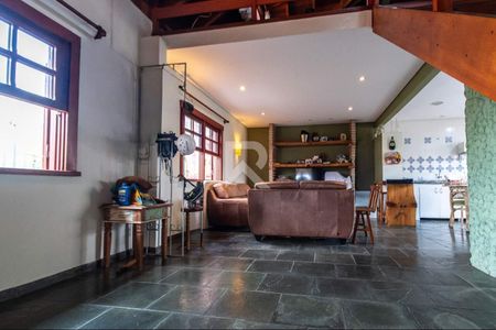 3_photo/94dce1ce93.b4cc4a627d7b0861-ATLAS-14ed8bb9-b354-47bf-887b-7d2c9770e4e4.jpg de casa à venda com 2 quartos, 160m² em São Braz, Curitiba