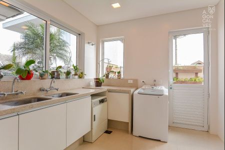 47_photo/94dce1d7b5.c063afcf0d739313-ATLAS-c6736cf9-ab7b-4f42-99db-fb30a6d64a97.jpg de casa à venda com 4 quartos, 500m² em São Braz, Curitiba