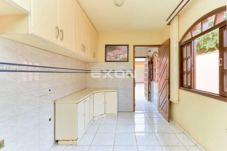 5_photo/94dce1da07.0524c8510f0f8401-ATLAS-5d0bf908-d5d7-4e18-a0a1-4ad9217ba0b1.jpg de casa à venda com 3 quartos, 130m² em São Braz, Curitiba