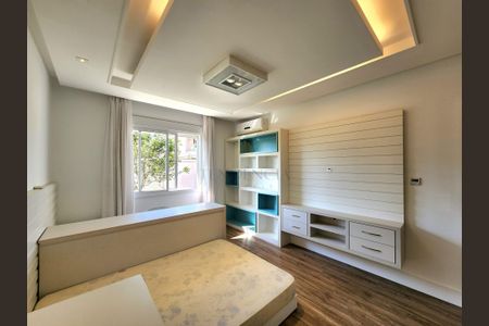 4_photo/94dce1df29.7327bc770fe2ef6f-ATLAS-0c1be23e-688d-49e6-8f0a-60efa8df2b75.jpg de casa à venda com 4 quartos, 346m² em Santa Felicidade, Curitiba