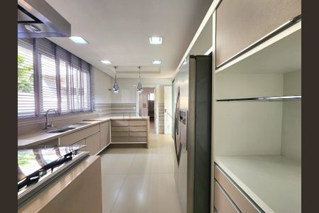 5_photo/94dce1df29.7327bc770fe2ef6f-ATLAS-13c80d65-5f76-4973-ad91-6ab36358cc9c.jpg de casa à venda com 4 quartos, 346m² em Santa Felicidade, Curitiba