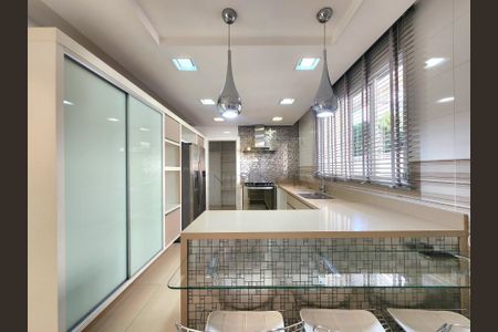 10_photo/94dce1df29.7327bc770fe2ef6f-ATLAS-30c5bf7c-d7b8-4c3a-8a12-4e41969d550b.jpg de casa à venda com 4 quartos, 346m² em Santa Felicidade, Curitiba