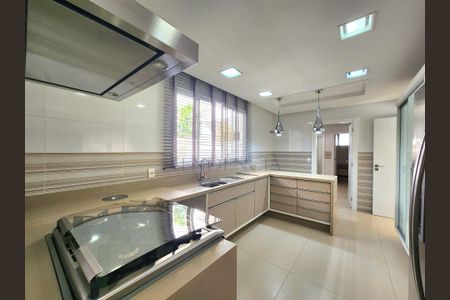 15_photo/94dce1df29.7327bc770fe2ef6f-ATLAS-7c7aa14a-ac89-4d67-b5df-8734357be0e9.jpg de casa à venda com 4 quartos, 346m² em Santa Felicidade, Curitiba