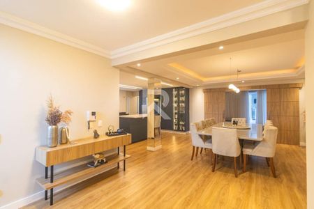 5_photo/94dce1e0f1.2c3574afb1006d70-ATLAS-d3b57b3f-bd24-40da-98f5-52e85f1aaa2a.jpg de casa à venda com 4 quartos, 321m² em São Braz, Curitiba