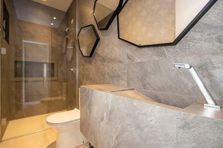 11_photo/94dce1e1cd.ff99c7063c8ae708-ATLAS-c9037d59-a0da-4206-948a-4bb3564c9b6b.jpg de casa à venda com 4 quartos, 398m² em Orleans, Curitiba