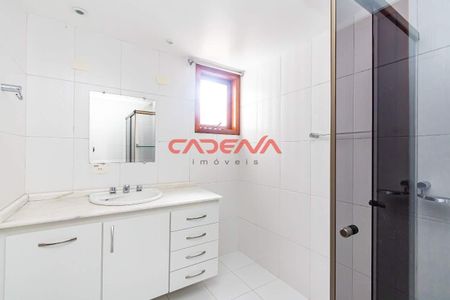 9_photo/94dce1e2f9.229e26615e0fc957-ATLAS-2344c3d5-ced2-47b9-ad65-20d544e5cbe8.jpg de casa de condomínio para alugar com 3 quartos, 356m² em Orleans, Curitiba