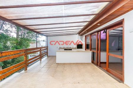 7_photo/94dce1e2f9.229e26615e0fc957-ATLAS-53824d98-1d8d-4457-8ed9-ac86a7cb22e3.jpg de casa de condomínio para alugar com 3 quartos, 356m² em Orleans, Curitiba