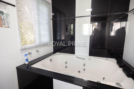 12_photo/94dce1e2f9.5f99f9ce08b67623-ATLAS-35b4a0d7-7d42-4f1a-89a1-e075e23bc596.jpg de casa à venda com 4 quartos, 270m² em Orleans, Curitiba