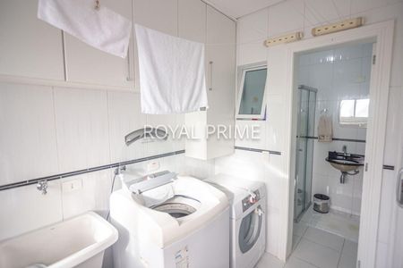 25_photo/94dce1e2f9.5f99f9ce08b67623-ATLAS-ff2e15e6-1a26-4bd6-a596-b49765220392.jpg de casa à venda com 4 quartos, 270m² em Orleans, Curitiba