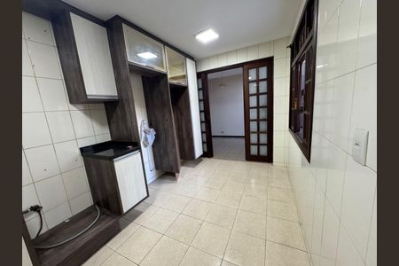 7_photo/94dce1e30d.9034fee1f2a82cec-ATLAS-5b5b9ab1-0265-4569-b1b2-386e70e23735.jpg de casa à venda com 3 quartos, 110m² em Orleans, Curitiba