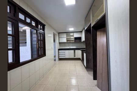 11_photo/94dce1e30d.9034fee1f2a82cec-ATLAS-851b1448-50c5-44cc-8a92-b976a2b594fe.jpg de casa à venda com 3 quartos, 110m² em Orleans, Curitiba