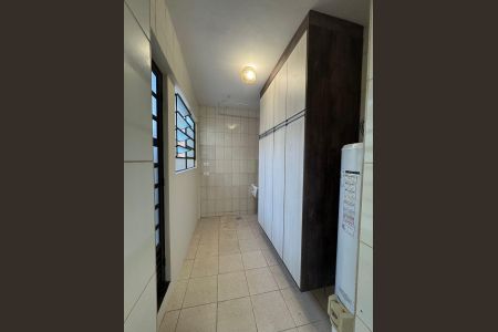 8_photo/94dce1e30d.9034fee1f2a82cec-ATLAS-88fb9929-26c5-420a-a62d-4d1e46c4db01.jpg de casa à venda com 3 quartos, 110m² em Orleans, Curitiba