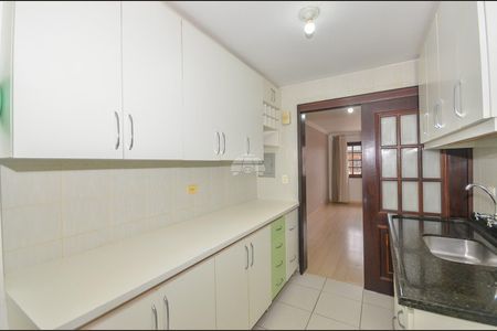 2_photo/94dce1e3c5.f5994e8b2021a887-ATLAS-045a5e78-e057-4218-a482-bbe55880c96b.jpg de casa à venda com 3 quartos, 55m² em Orleans, Curitiba