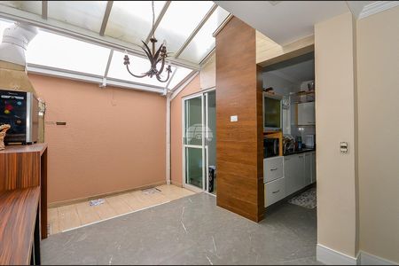 32_photo/94dce1e535.bddefe4d56cdd9fb-ATLAS-dc72cfa0-5f3c-4e7a-b8db-1df91683aec5.jpg de casa à venda com 4 quartos, 145m² em Orleans, Curitiba