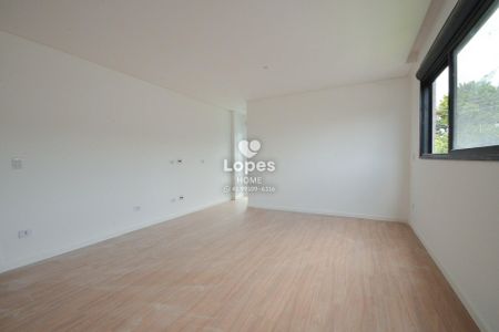 17_photo/94dce1e589.719fbdc320448c84-ATLAS-e7dbab2c-7a82-42fc-a58d-e928ddefdf8c.jpg de casa à venda com 3 quartos, 120m² em Orleans, Curitiba