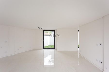 5_photo/94dce1e589.ff50daf45f3da9da-ATLAS-1bd4e85d-e176-444c-afb7-e242736879d3.jpg de casa à venda com 3 quartos, 133m² em Orleans, Curitiba