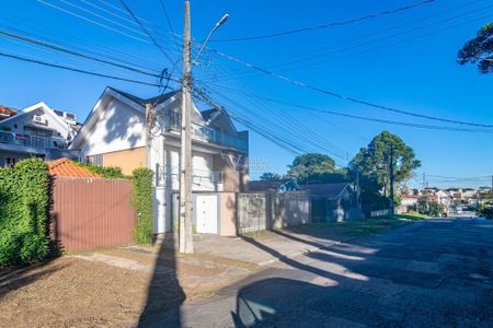 29_photo/94dce1e5dd.3c6f5c76ab16dab6-ATLAS-ca1cef16-d291-4362-87a8-e137c8db0939.jpg de casa à venda com 4 quartos, 170m² em Orleans, Curitiba