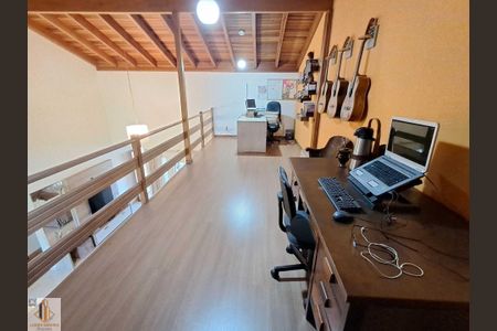 15_photo/94dce1e6a9.621ee2e78907adfc-ATLAS-2baeea03-37cc-4000-820e-c8f6bee6e681.jpg de casa à venda com 3 quartos, 180m² em Orleans, Curitiba