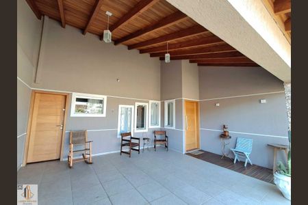 7_photo/94dce1e6a9.621ee2e78907adfc-ATLAS-34458b53-bdcc-4130-b5f9-9b5e29741ed7.jpg de casa à venda com 3 quartos, 180m² em Orleans, Curitiba