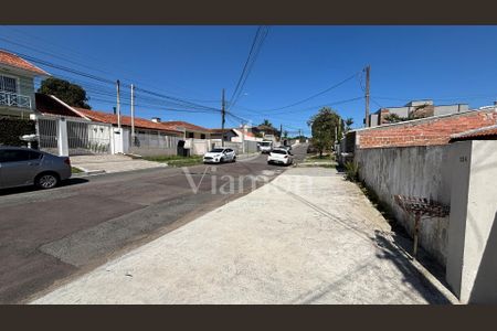 33_photo/94dce1e6cd.859d3ea7f11d789b-ATLAS-b1597622-6a71-4e07-92ba-83b17b4d259c.jpg de casa à venda com 3 quartos, 180m² em Orleans, Curitiba