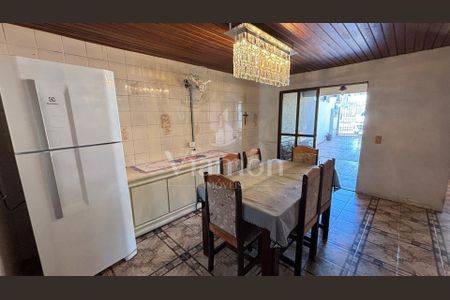 8_photo/94dce1e6cd.859d3ea7f11d789b-ATLAS-f199bdc6-a4ef-46c9-8fc8-6ec280b9f4d5.jpg de casa à venda com 3 quartos, 180m² em Orleans, Curitiba