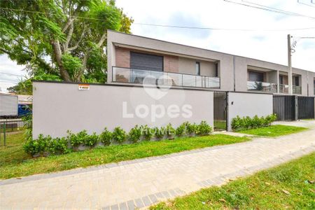 8_photo/94dce1e8a1.aafc750051720c32-ATLAS-413a2f3c-6217-4ada-94e6-b81180c3b193.jpg de casa à venda com 3 quartos, 133m² em Orleans, Curitiba