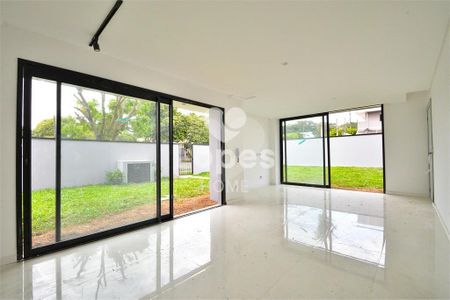 17_photo/94dce1e8a1.ceff8192393c33de-ATLAS-e42b4bde-c117-4347-b9c1-5ee00a570681.jpg de casa à venda com 3 quartos, 120m² em Orleans, Curitiba