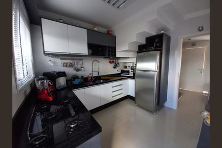 4_photo/94dce1ee89.23406475fb28a40c-ATLAS-e33a7d3c-a203-4b91-b6bc-24b25ae4894f.jpg de casa à venda com 3 quartos, 165m² em São Braz, Curitiba