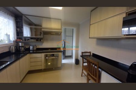 2_photo/94dce1ee89.b8b847252f2e536e-ATLAS-9336a011-7708-4972-89be-18b9e2bd1bbf.jpg de casa à venda com 3 quartos, 185m² em São Braz, Curitiba