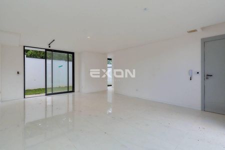 2_photo/94dce1ef63.9803aeba41cbaf1e-ATLAS-ce624b47-689e-4ebb-884f-b5d97ab2b55d.jpg de casa à venda com 3 quartos, 158m² em Orleans, Curitiba