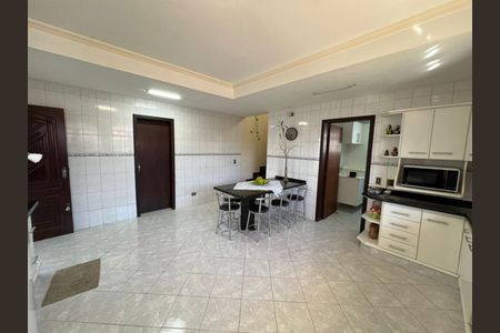 3_photo/94dce1ef83.974d063b20acfe41-ATLAS-c2cf7fd0-8d67-4a02-a7dc-5f4e6d5ed407.jpg de casa para alugar com 3 quartos, 200m² em Orleans, Curitiba