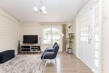 3_photo/94dce1f255.b15107fb3a26c5d0-ATLAS-4571dcf4-c29d-4cb2-a73f-d76e6604dc19.jpg de casa à venda com 4 quartos, 195m² em Orleans, Curitiba