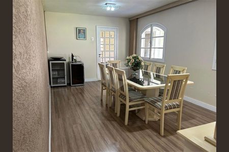 4_photo/94dce1f259.d41ccc6539b5b4b0-ATLAS-68d85bd4-0ea9-477c-ba07-ebec70f0a2a4.jpg de casa à venda com 3 quartos, 195m² em Orleans, Curitiba