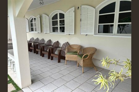 12_photo/94dce1f3a5.ceff8192393c33de-ATLAS-1c41b17b-3f00-4ea6-be7a-c7f412dd174c.jpg de casa à venda com 4 quartos, 195m² em Orleans, Curitiba