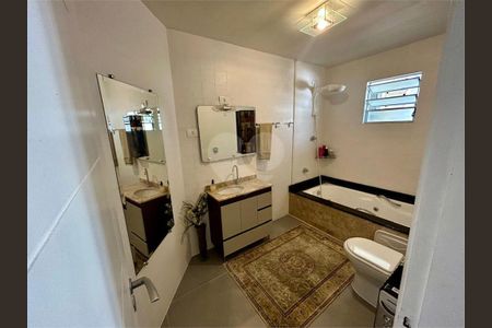 5_photo/94dce1f3a5.ceff8192393c33de-ATLAS-60edbba9-e2a7-4bcd-8776-a16f34def541.jpg de casa à venda com 4 quartos, 195m² em Orleans, Curitiba