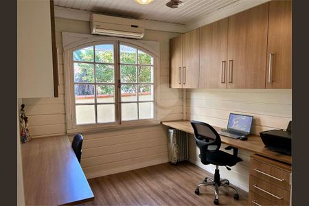 1_photo/94dce1f3a5.ceff8192393c33de-ATLAS-b7f9c738-9feb-492d-9eff-e4499914cd2b.jpg de casa à venda com 4 quartos, 195m² em Orleans, Curitiba