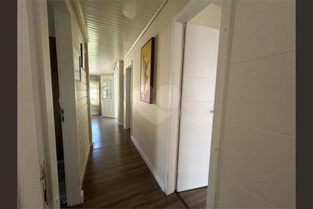 12_photo/94dce1f3a5.ceff8192393c33de-ATLAS-ba668a0e-56b3-4e5d-a75a-f54cebe2d368.jpg de casa à venda com 4 quartos, 195m² em Orleans, Curitiba