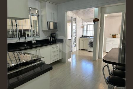 6_photo/94dce1f3a5.ceff8192393c33de-ATLAS-c29f43d6-9dbf-4fe4-b2a1-199d24936e39.jpg de casa à venda com 4 quartos, 195m² em Orleans, Curitiba