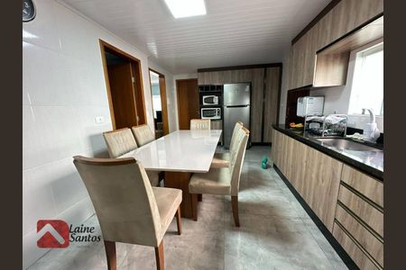 4_photo/94dce1f7b5.8a734c1c2a3b006e-ATLAS-b9ad5f52-24cc-4012-9a42-9eb3fc481021.jpg de casa à venda com 3 quartos, 220m² em Cidade Industrial de Curitiba, Curitiba