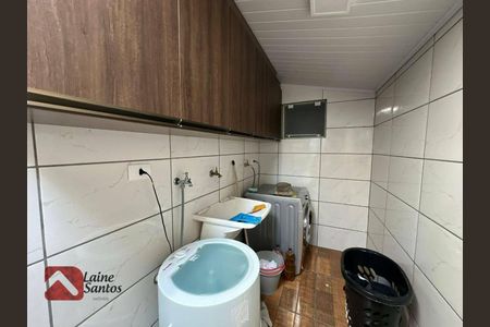 14_photo/94dce1f7b5.8a734c1c2a3b006e-ATLAS-ffe05f0a-dbe9-4285-84b8-e5eb962c516a.jpg de casa à venda com 3 quartos, 220m² em Cidade Industrial de Curitiba, Curitiba