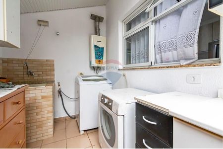 10_photo/94dce1facb.4a782679eeb82acf-ATLAS-333b1d33-bf8e-4ad6-8239-cfd2ce427b2c.jpg de casa à venda com 3 quartos, 126m² em Orleans, Curitiba