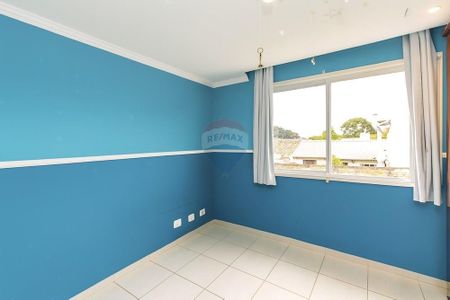 17_photo/94dce1facb.4a782679eeb82acf-ATLAS-acd48a1e-5c13-4aee-ab0e-00ad4e37e2fa.jpg de casa à venda com 3 quartos, 126m² em Orleans, Curitiba